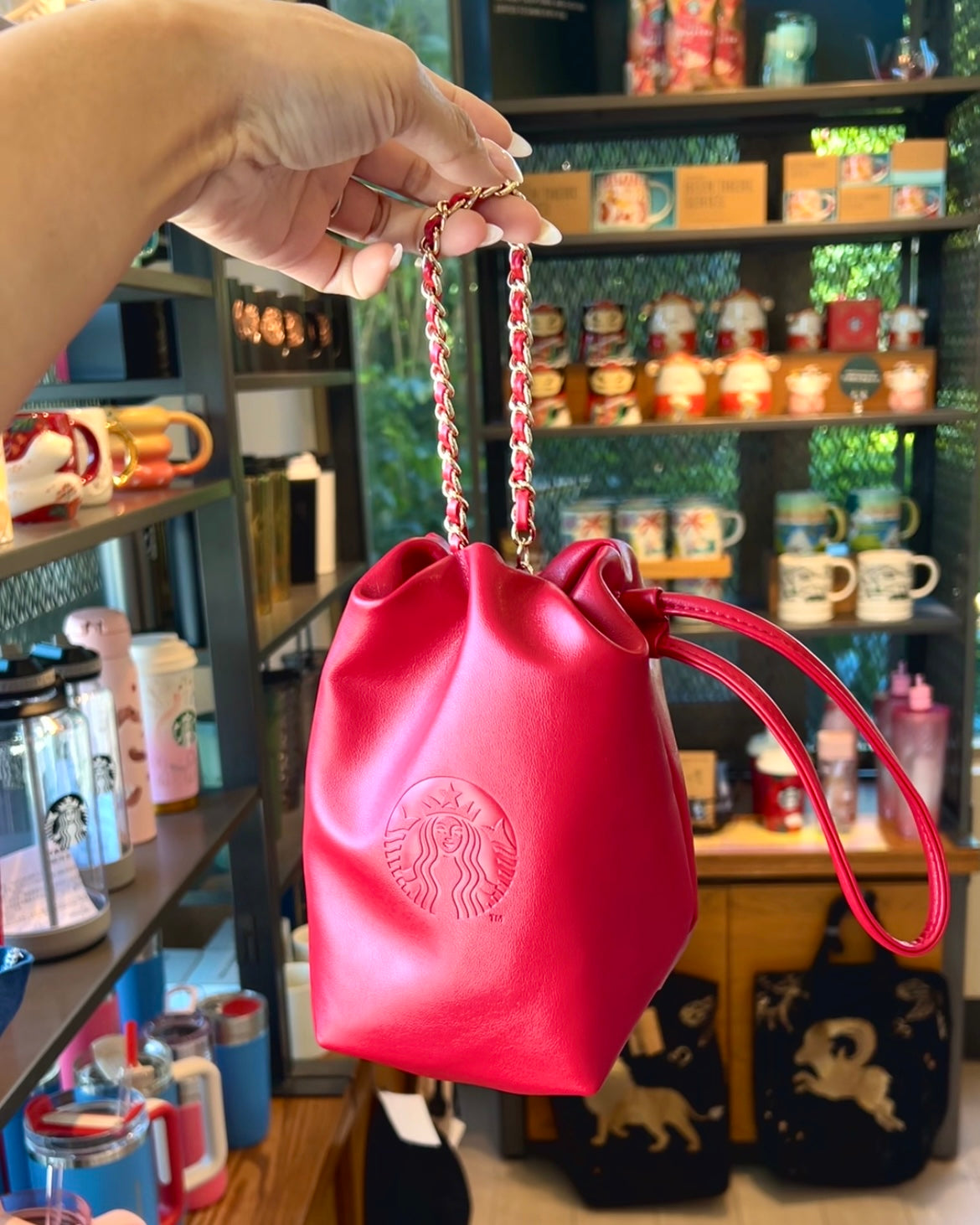 Starbucks Taiwan Exclusive Red Mini Bucket bag (ships mid-Feb.)