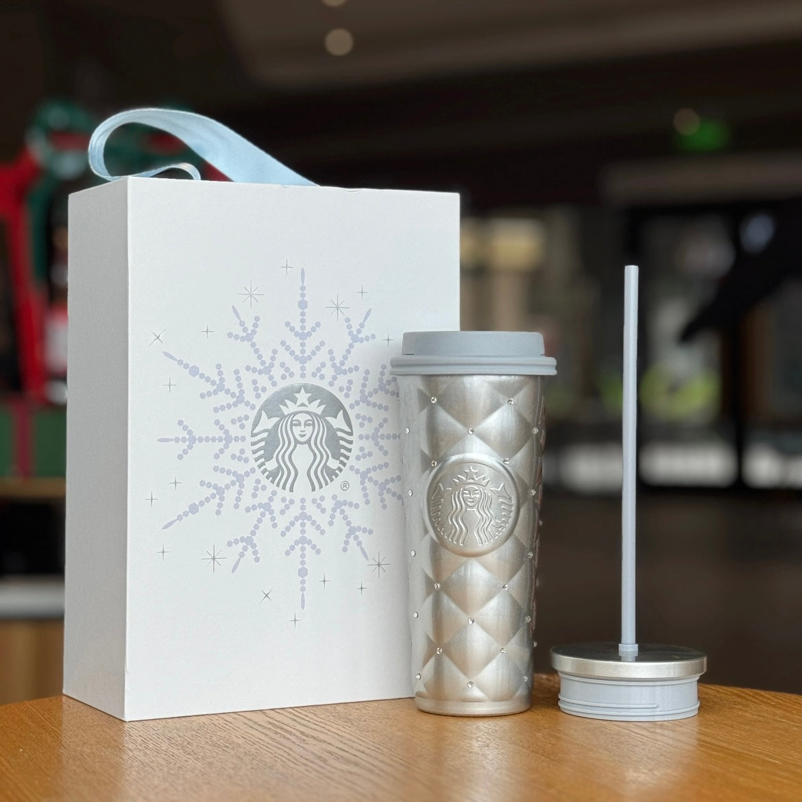 Starbucks China 2025 Snowy Wonderland Series 18oz Insulated Cup (Ships Mid-Dec.)