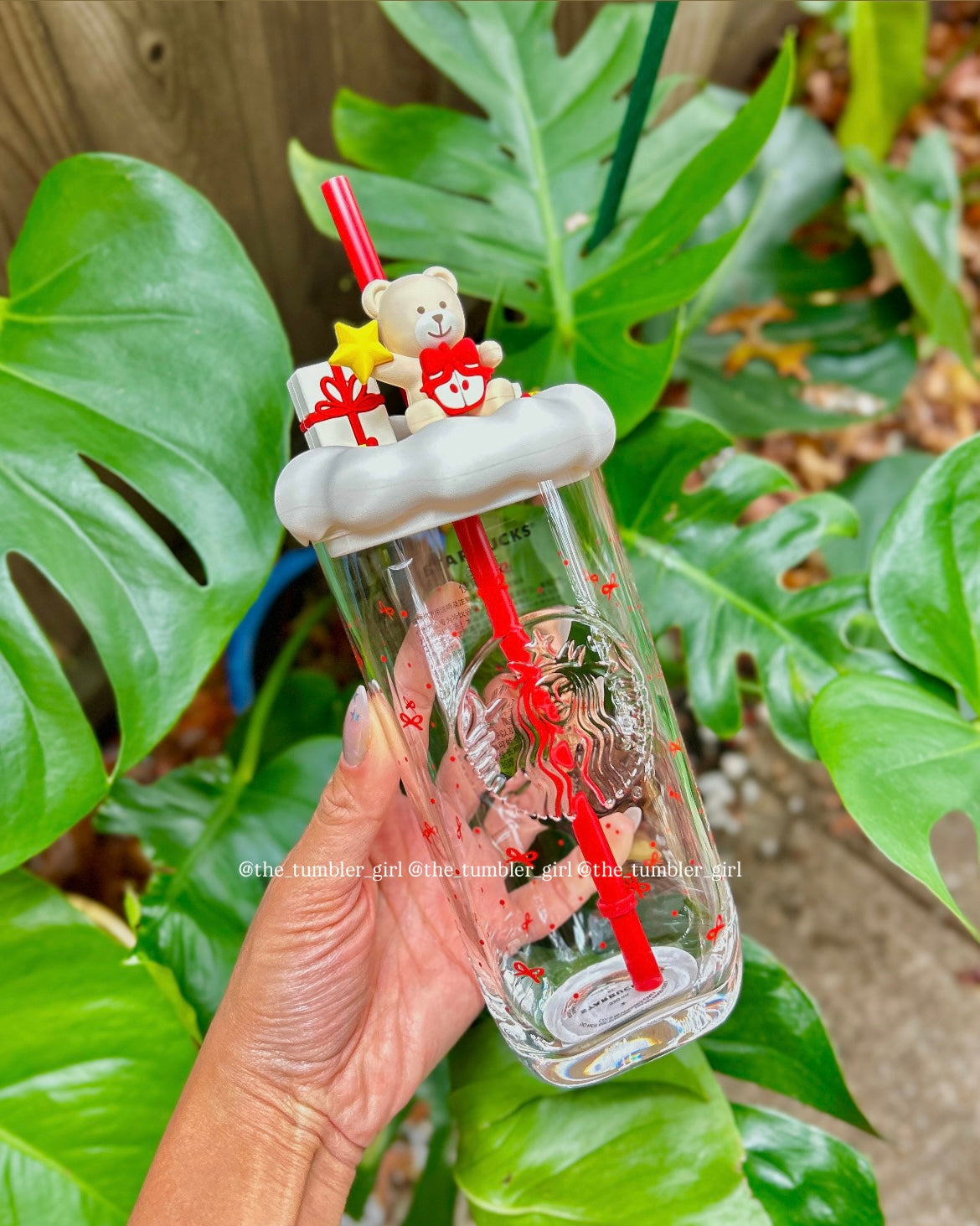 2025 China Exclusive Christmas Series 18oz Triangular-Shaped Glass Cold Cup (READY TO SHIP)