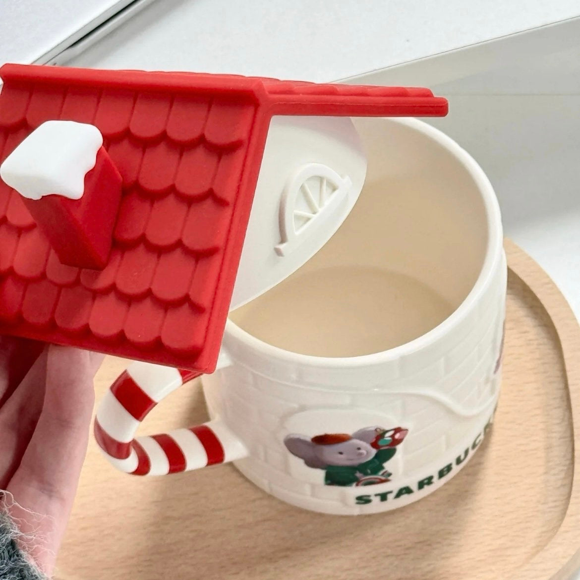 Starbucks China Exclusive Christmas Winter House Ceramic Mug 14oz (READY TO SHIP)