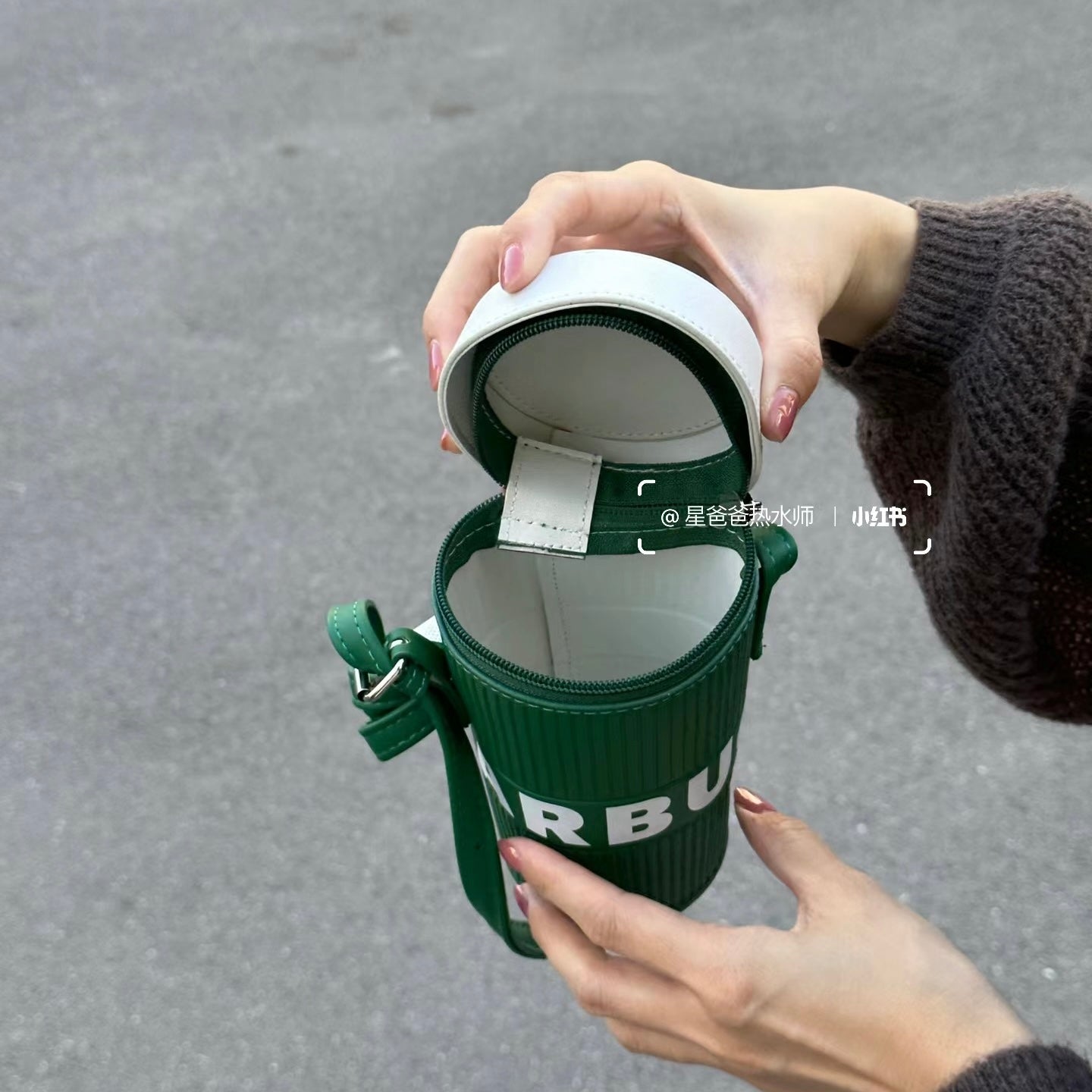 Starbucks China Green Cup Shaped Mini Bucket Coin Bag