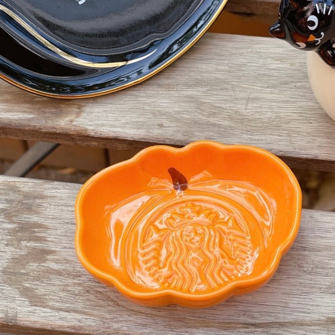Starbucks Taiwan Black Cat & Pumpkin Snack Plate Set (ships late March)