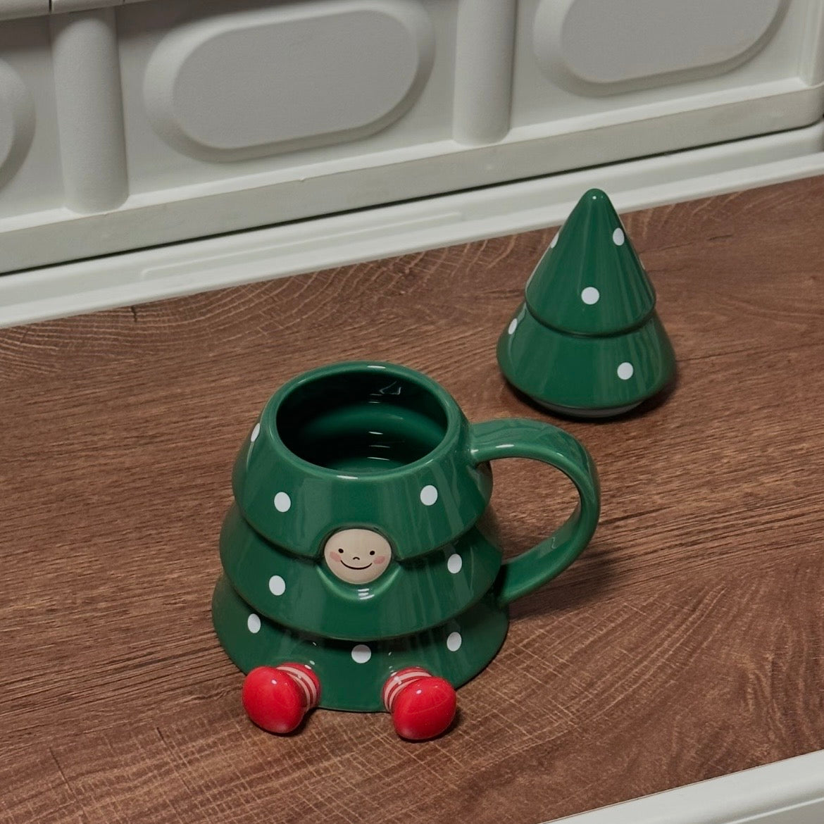 Starbucks Taiwan Christmas Tree Mug 10oz (ships late March)