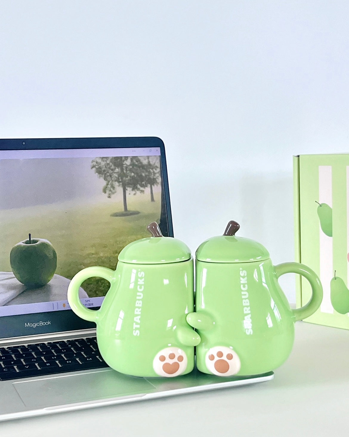 Starbucks China Valentine’s Day 13oz Pear-Shaped Mug Set