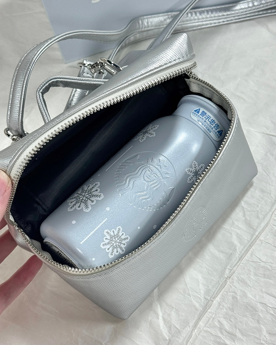 Starbucks China 2025 Snowy Wonderland Series 12.49oz Stainless Steel Thermos with bag (Ships Mid-Dec.)