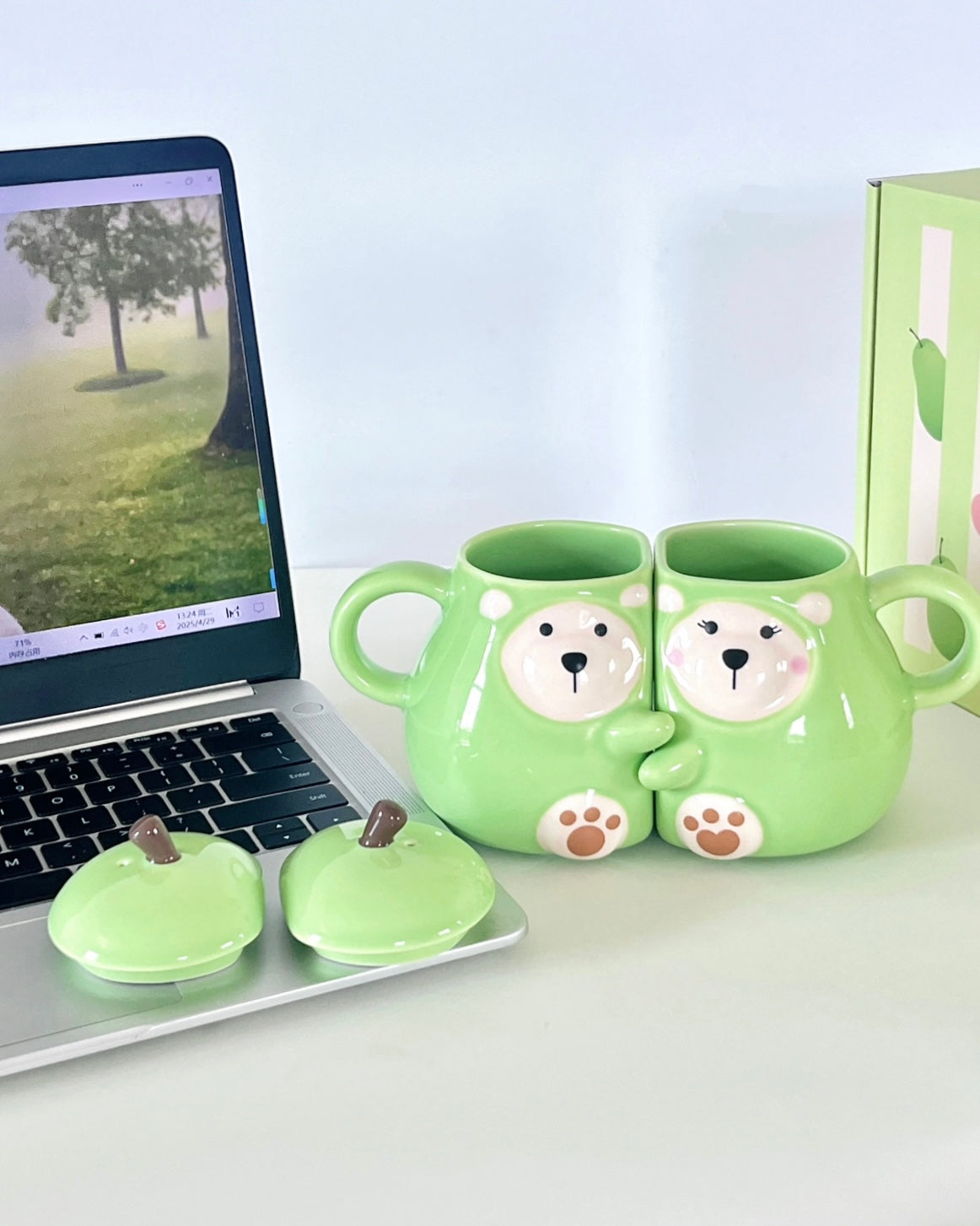 Starbucks China Valentine’s Day 13oz Pear-Shaped Mug Set