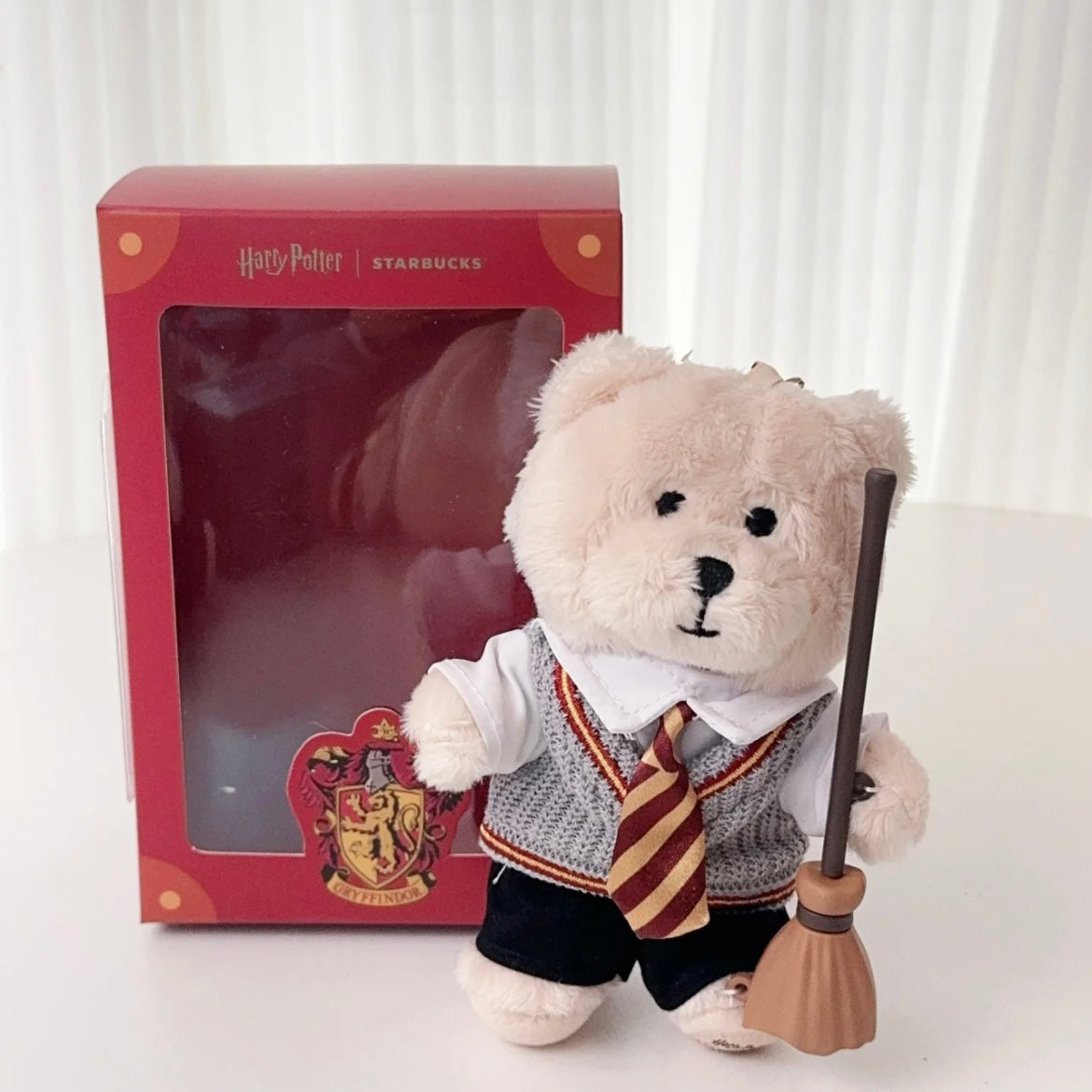 Starbucks China × Harry Potter Gryffindor House Bear Bearista Keychain (ships end of Dec.)