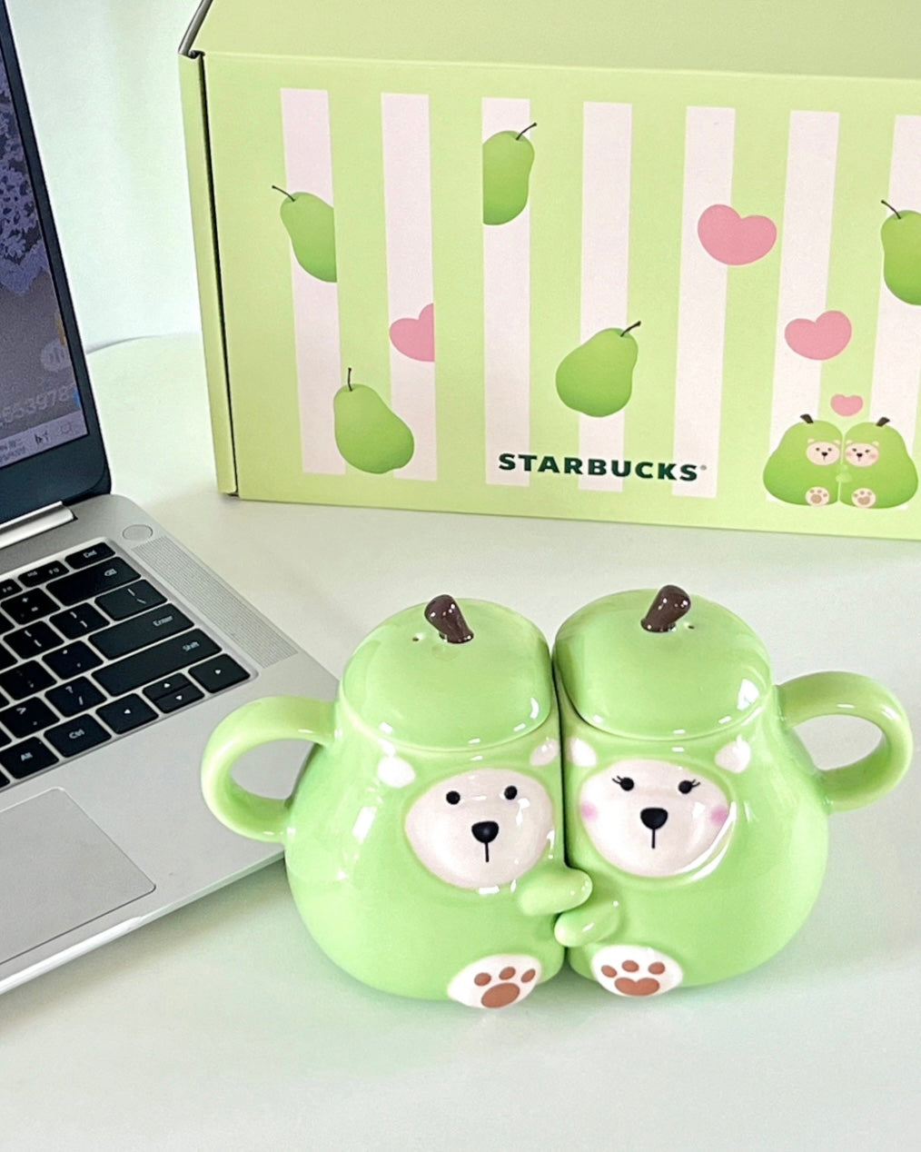 Starbucks China Valentine’s Day 13oz Pear-Shaped Mug Set