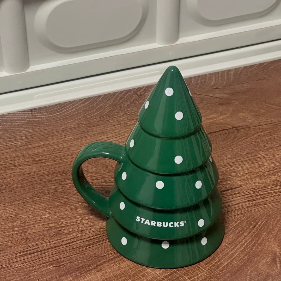 Starbucks Taiwan Christmas Tree Mug 10oz (ships late March)